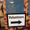 Alunos visitam as instalações da Food Bank em Columbia. Essa Ong adquire, embala e distribui alimentos a mais de 104 mil pessoas carentes no estado do Missouri.