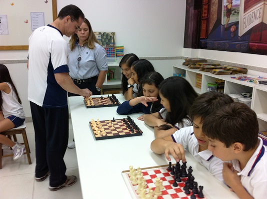 Dia da Educação: professor de História usa xadrez como ferramenta
