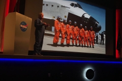 29/10 - Palestra com astronauta Bruce Melnick, duas vezes em missão espacial. No evento ele falou sobre as missões e a escolha da carreira.