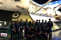30/10 - Alunos do Da Vinci visitam ônibus espacial Atlantis, da Nasa