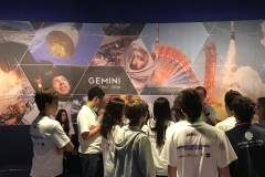 02/11 - Visita ao Kennedy Space Center Heroes and Legend, espaço para homenagear os grandes heróis das missões espaciais da NASA.